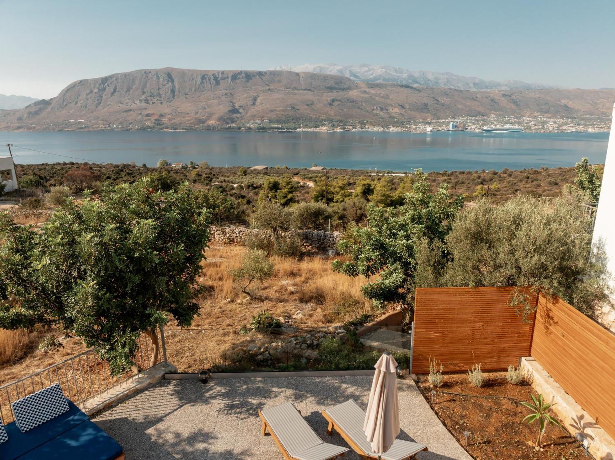 Istros Villas - With Pools, Bbq & Heated Spa Whirlpools, By Thinkvilla Korakiaí エクステリア 写真