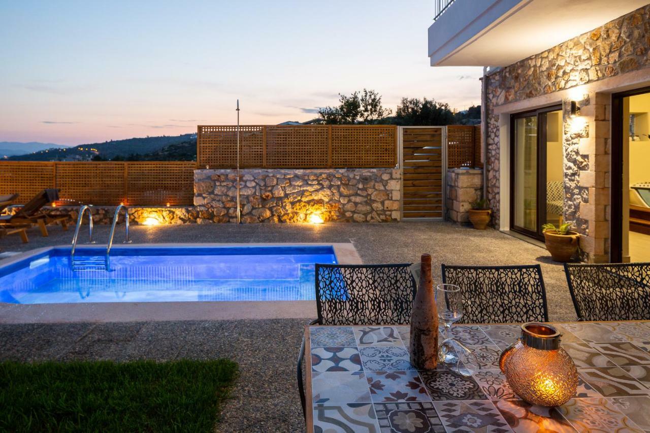 Istros Villas - With Pools, Bbq & Heated Spa Whirlpools, By Thinkvilla Korakiaí エクステリア 写真