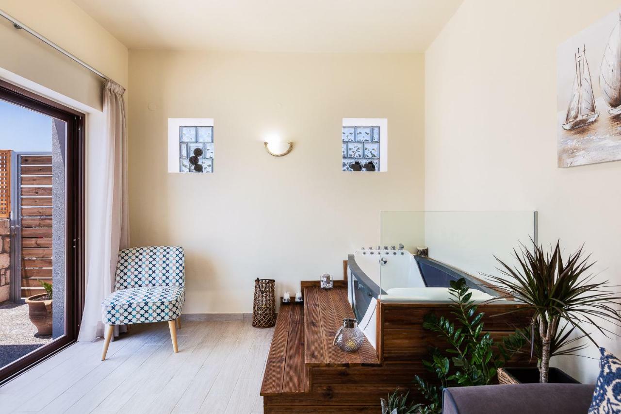 Istros Villas - With Pools, Bbq & Heated Spa Whirlpools, By Thinkvilla Korakiaí エクステリア 写真